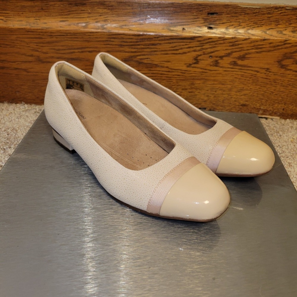 Clarks Unstructured Pumps Womens 8.5 Beige Good Cap Toe Block Heel Professional